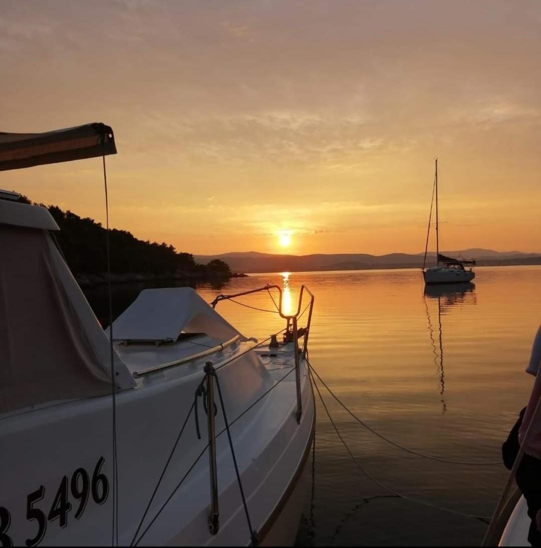 Kuca Za Odmor Eni **** Villa Šibenik Exterior foto